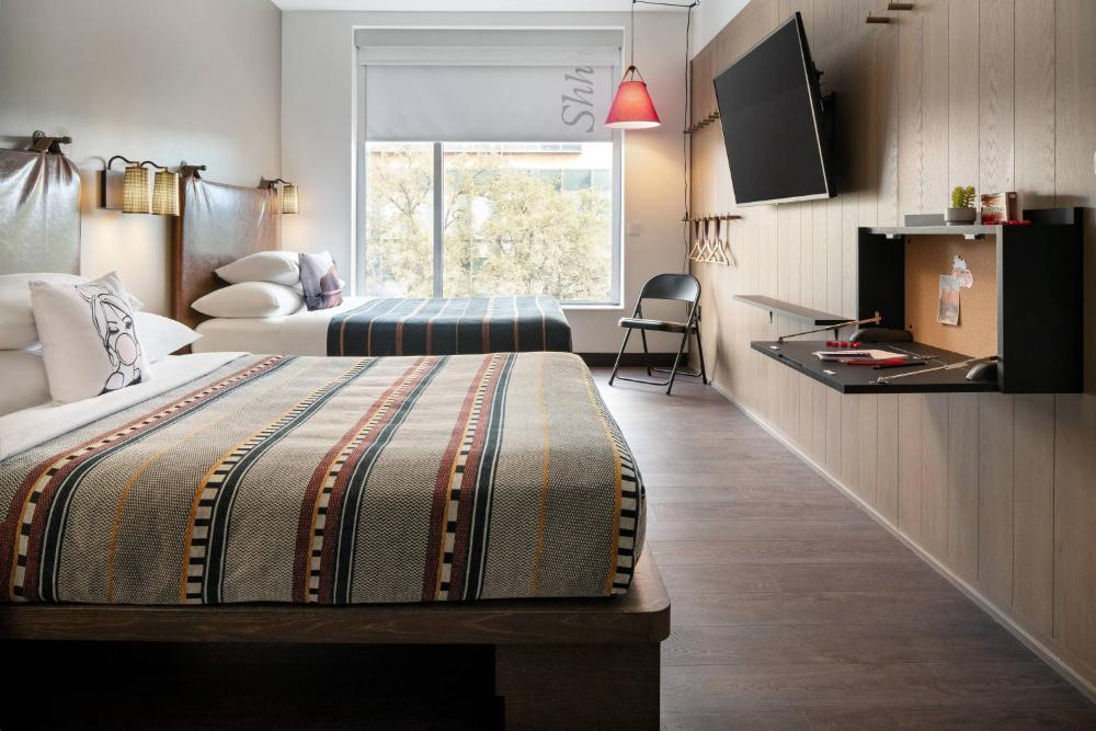 Double Queen Room interior